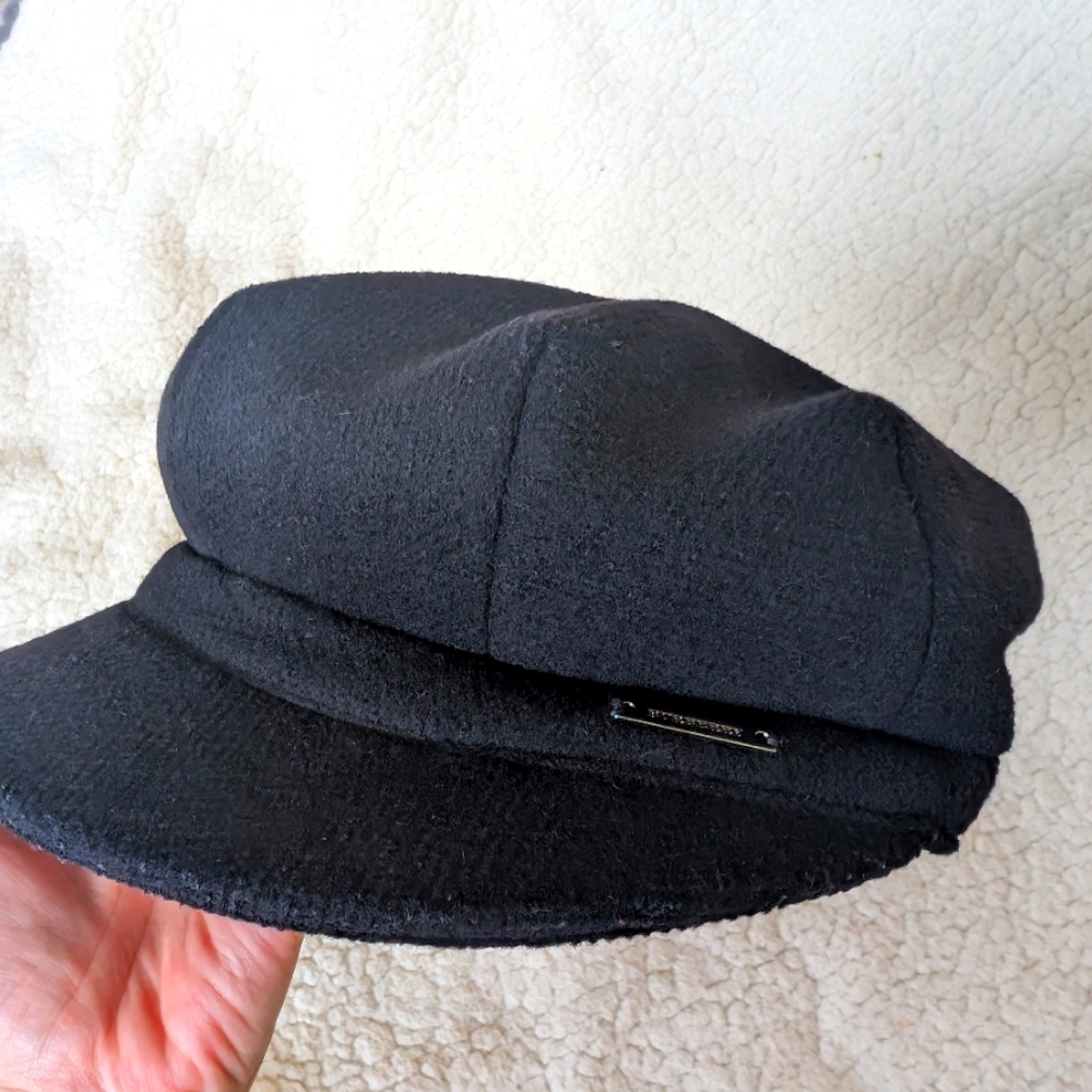 Burberry black wool cap